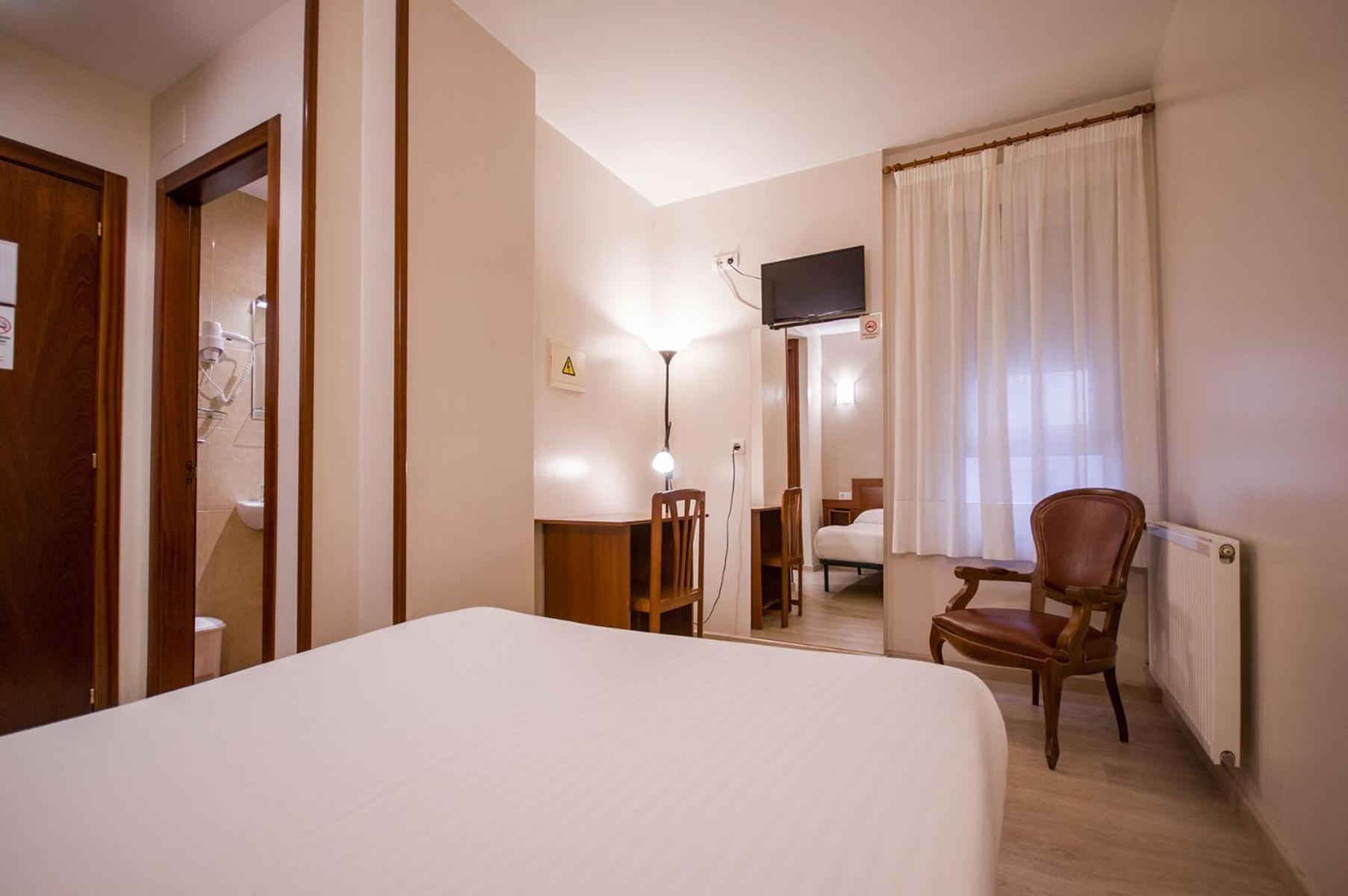 U-Hotel Dario Lugo Kültér fotó