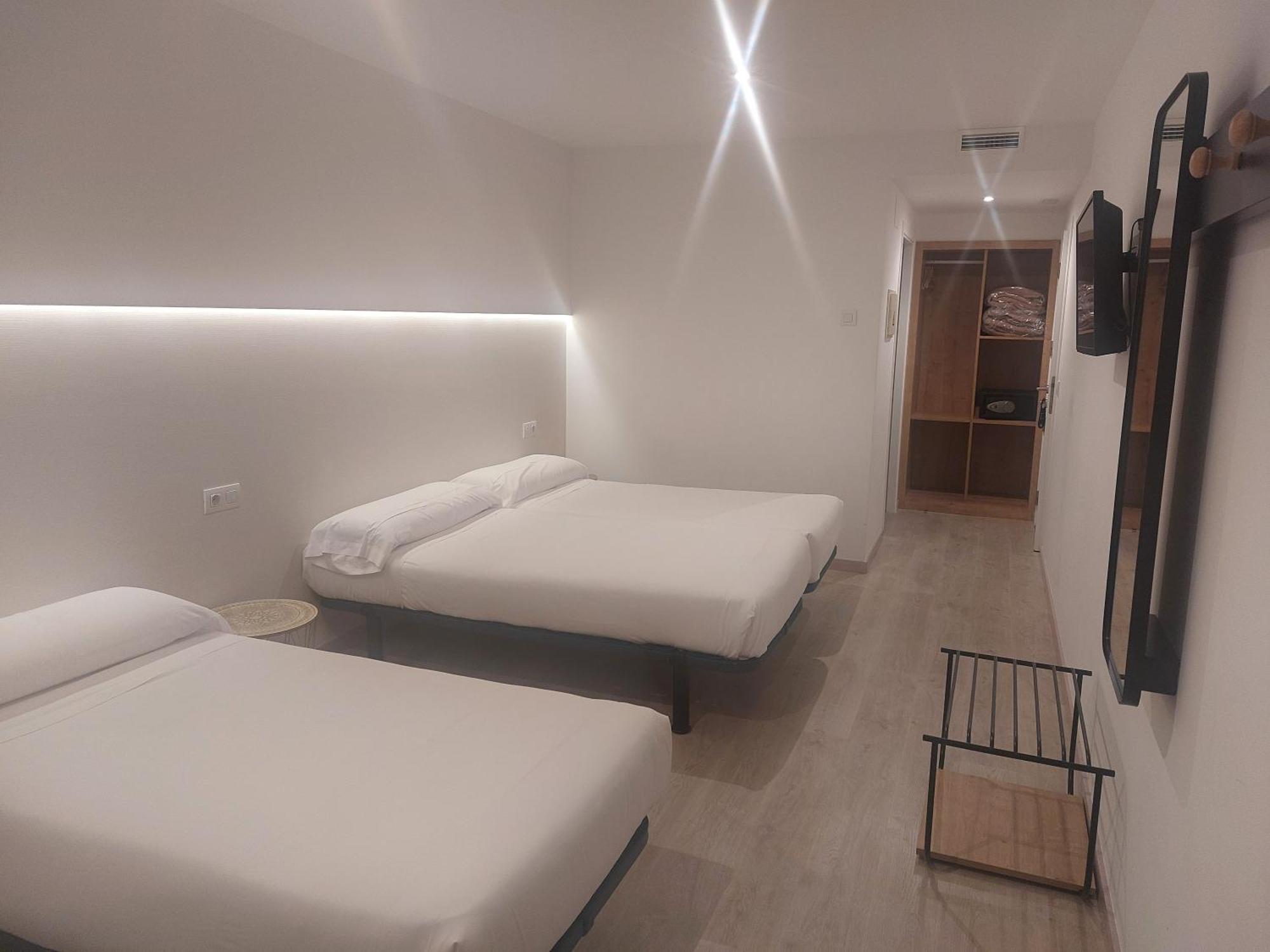 U-Hotel Dario Lugo Kültér fotó