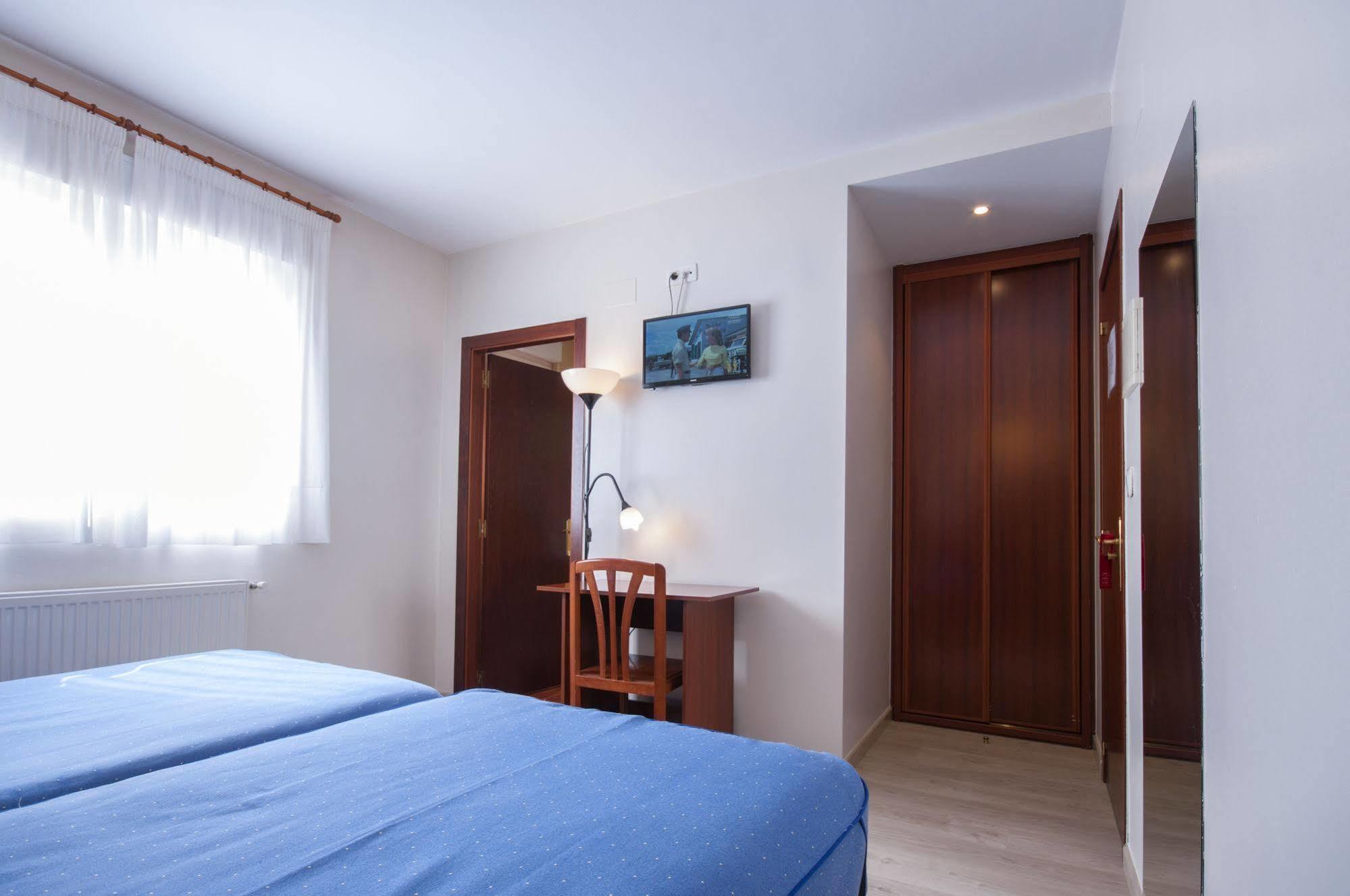 U-Hotel Dario Lugo Kültér fotó