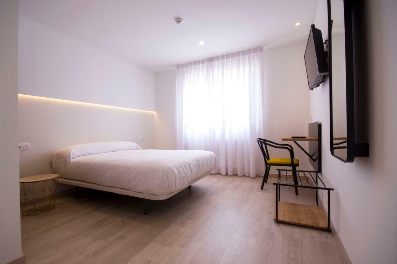 U-Hotel Dario Lugo Kültér fotó